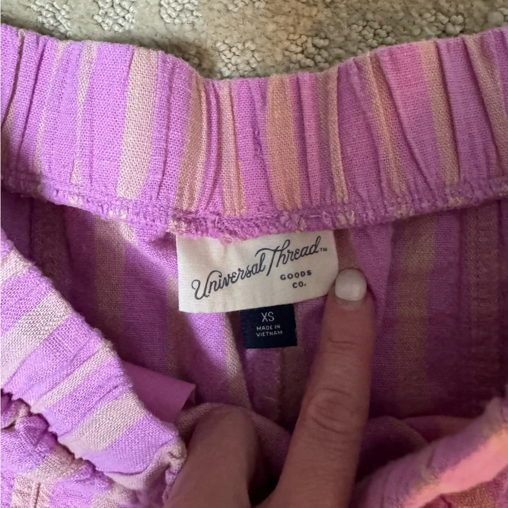 Universal Thread Striped Set - Picture 4 of 4